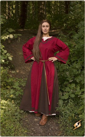 Verziertes Mittelalterkleid